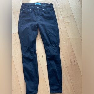 7 for all mankind low rise black denim skinny jeans. Size 26